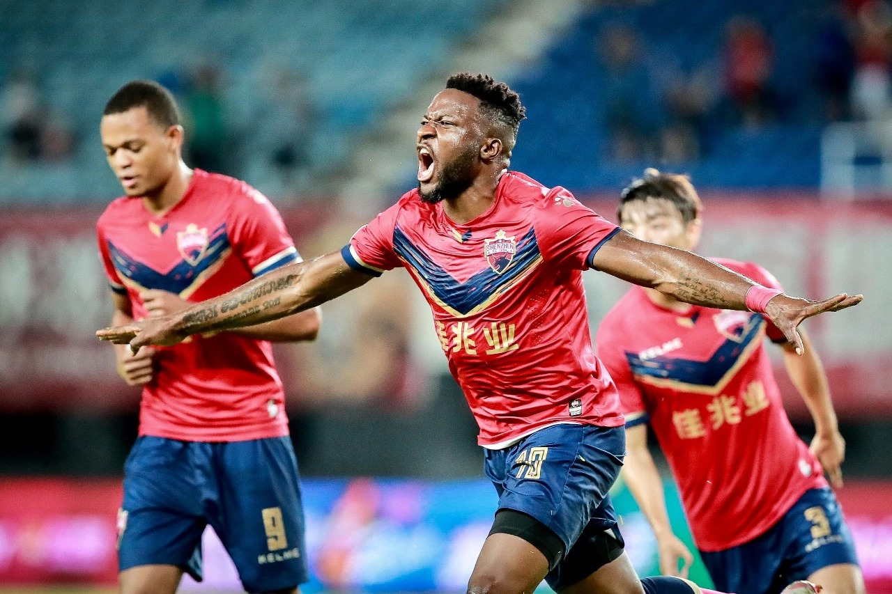 天津泰达客场负于青岛黄海,遭遇失败 天津泰达客场负于青岛黄海,遭遇失败